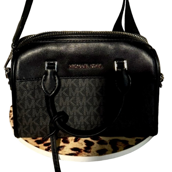 Michael Kors mini bag - Picture 1 of 6